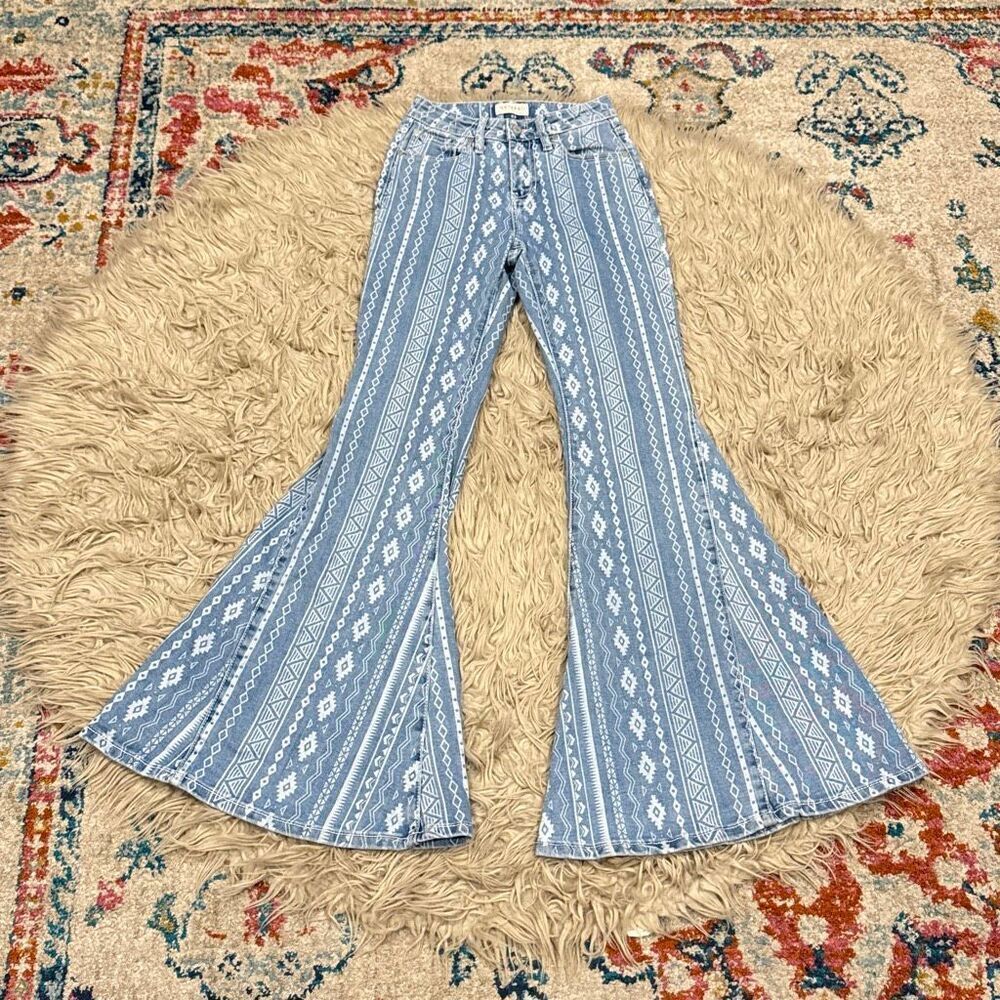 Shyanne Patterned Flare Jeans size 25x34